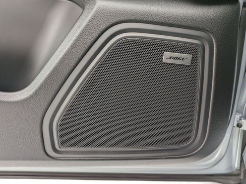 Certified 2024 Porsche Macan image 12