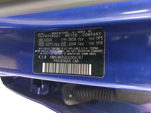 Used 2025 Hyundai Elantra Sport FWD image 34