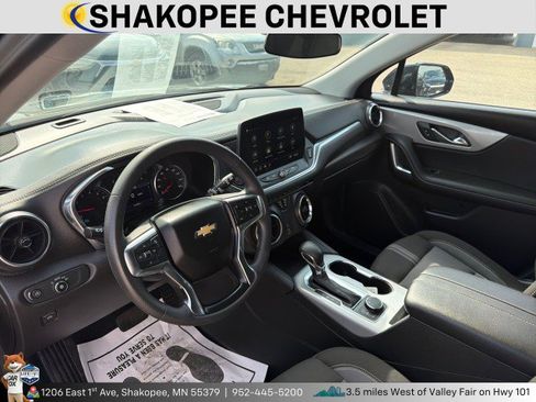 Used 2025 Chevrolet Blazer LT AWD/4WD image 3