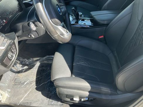 Used 2022 BMW 530e w/ M Sport Package image 12