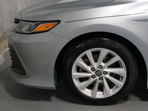Certified 2022 Toyota Camry LE FWD image 5