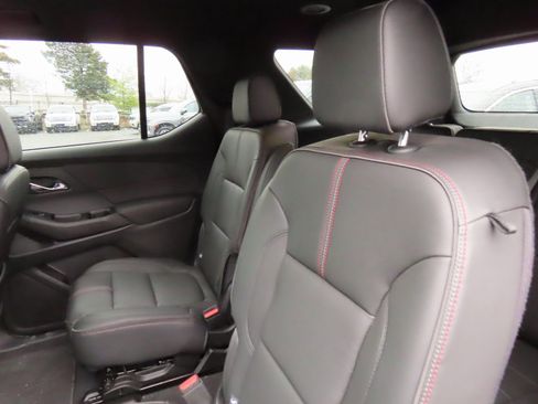 Used 2023 Chevrolet Traverse RS image 29