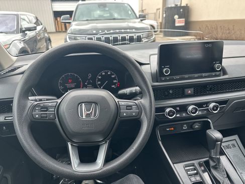 Used 2023 Honda CR-V LX image 37