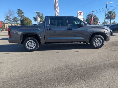 Used 2022 Toyota Tundra SR5 w/ SR5 Convenience Package image 2
