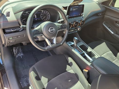 Certified 2025 Nissan Sentra SR FWD image 14