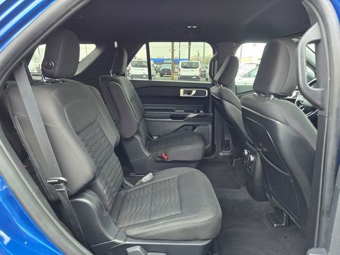 Used 2020 Ford Explorer XLT w/ Comfort Package image 12
