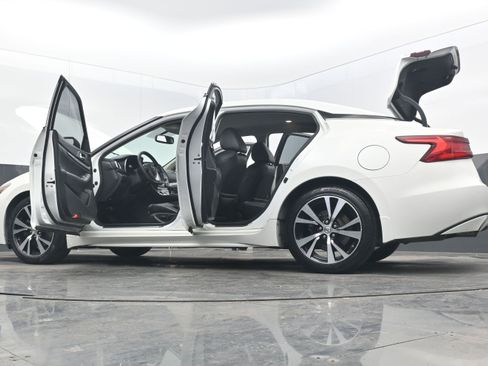 Used 2018 Nissan Maxima 3.5 SV image 38