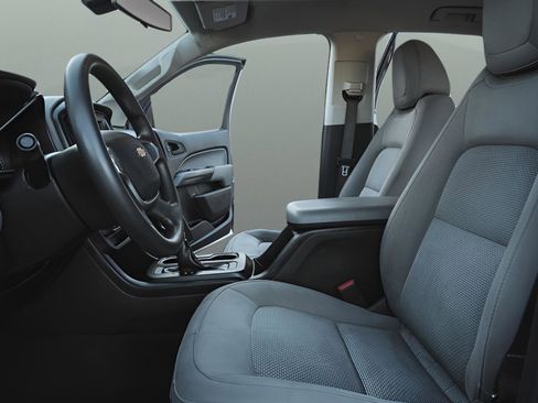 Used 2022 Chevrolet Colorado W/T w/ WT Convenience Package RWD image 10