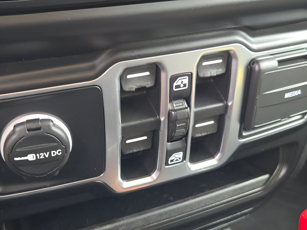 Used 2021 Jeep Wrangler Unlimited Sport AWD/4WD image 29