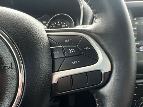 Used 2019 Jeep Compass Latitude w/ Popular Equipment Group AWD/4WD image 20