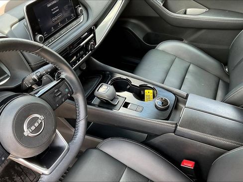 Used 2023 Nissan Rogue SL AWD/4WD image 9
