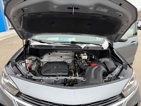 Certified 2022 Buick Encore GX Essence image 26