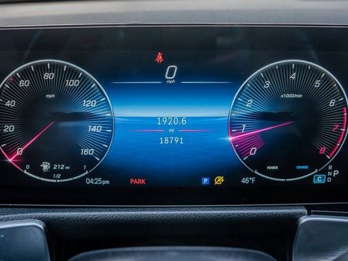 Used 2024 Mercedes-Benz GLB 250 4MATIC image 10