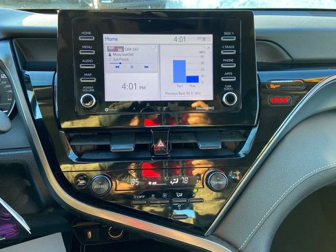 Used 2024 Toyota Camry SE image 17