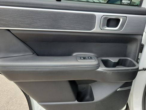 Used 2025 Hyundai Santa Fe Limited FWD image 31