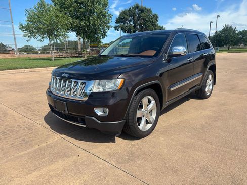 Used 2011 Jeep Grand Cherokee Overland Summit AWD/4WD image 3