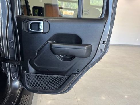 Used 2022 Jeep Gladiator Mojave w/ Cold Weather Group AWD/4WD image 45