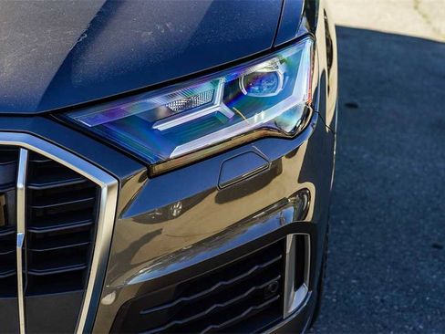 Used 2023 Audi Q7 Premium w/ Convenience Package image 7