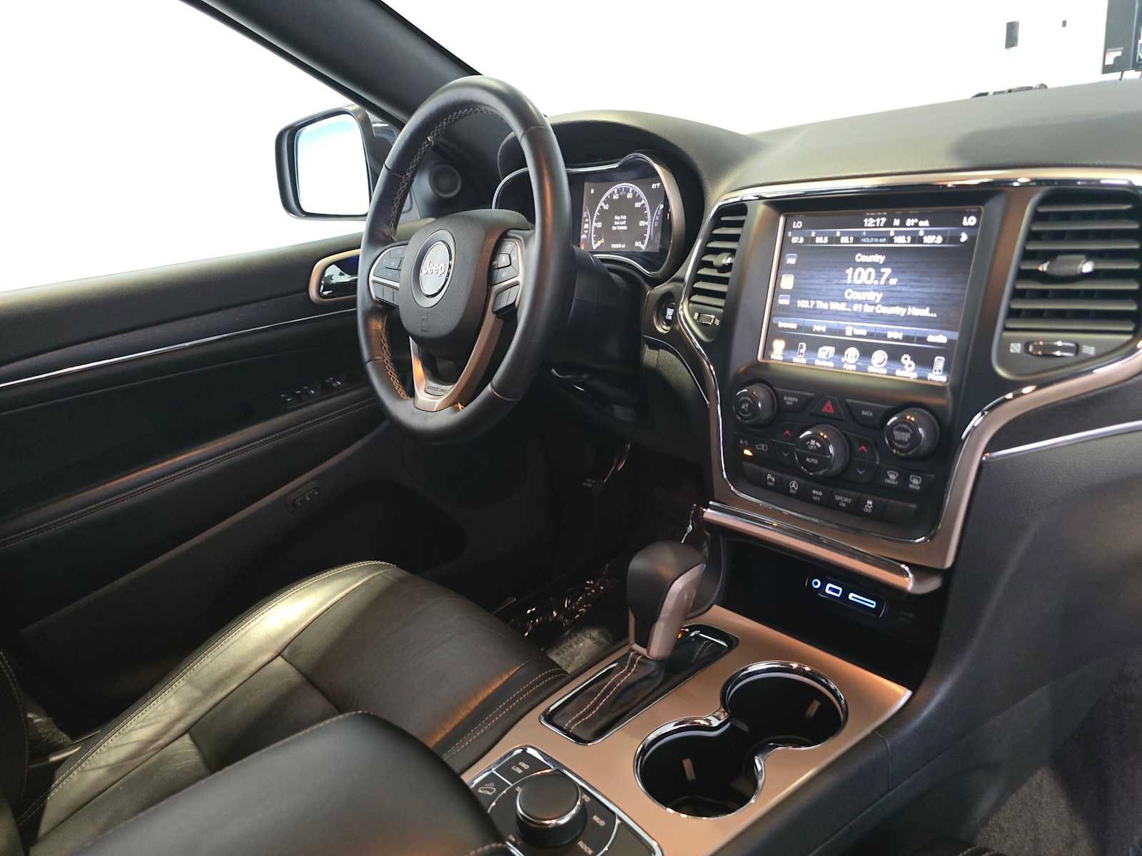 Used 2016 Jeep Grand Cherokee Limited w/ Trailer Tow Group IV AWD/4WD image 11
