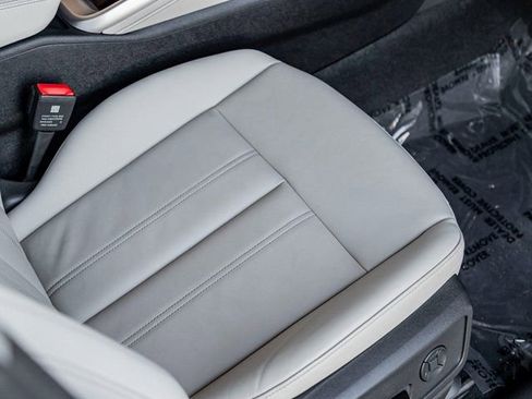 Used 2025 Audi Q5 Premium w/ 19" Wheel Package image 29