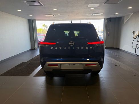 Used 2025 Nissan Pathfinder SL image 6