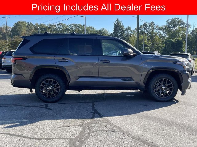 Used 2023 Toyota Sequoia Platinum AWD/4WD image 6