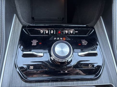 Used 2023 Jeep Wagoneer Series III w/ Preferred Equipment Group image 5