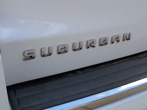 Used 2019 Chevrolet Suburban Premier w/ Premier Plus Edition image 5