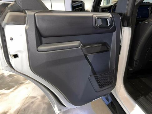 Used 2025 Ford Bronco Badlands image 25