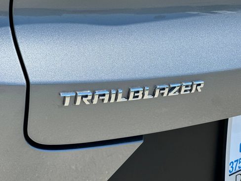 Used 2023 Chevrolet TrailBlazer LS FWD image 26