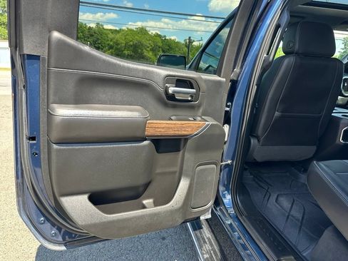 Used 2019 Chevrolet Silverado 1500 High Country w/ Technology Package AWD/4WD image 26