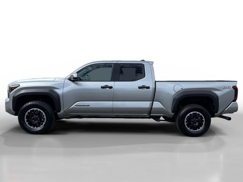 Used 2024 Toyota Tacoma TRD Off-Road image 2