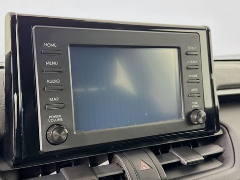 Used 2019 Toyota RAV4 LE AWD/4WD image 14