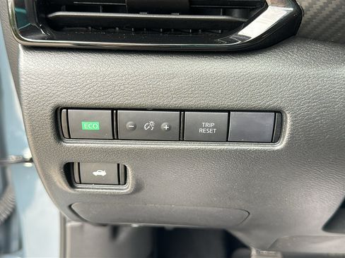Certified 2024 Nissan Sentra SR FWD image 14