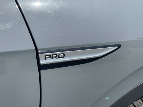 Certified 2023 Volkswagen ID.4 Pro RWD image 30