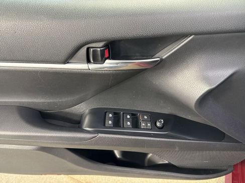 Used 2020 Toyota Camry LE FWD image 18