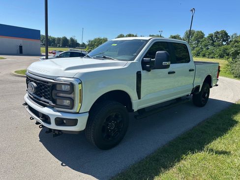 Used 2024 Ford F250 XL w/ STX Appearance Package AWD/4WD image 4