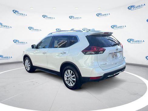 Used 2020 Nissan Rogue SV FWD image 3