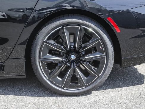 New 2026 BMW 750e xDrive AWD/4WD image 8
