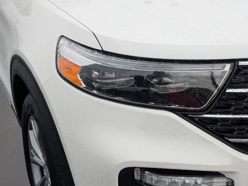 Used 2023 Ford Explorer XLT w/ Equipment Group 202A image 4