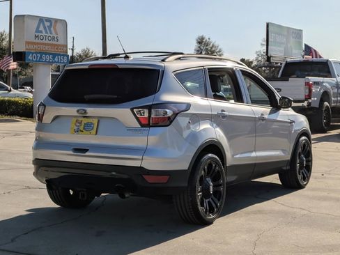 Used 2017 Ford Escape Titanium image 3
