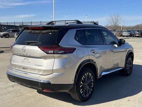 Certified 2025 Nissan Rogue Platinum image 5