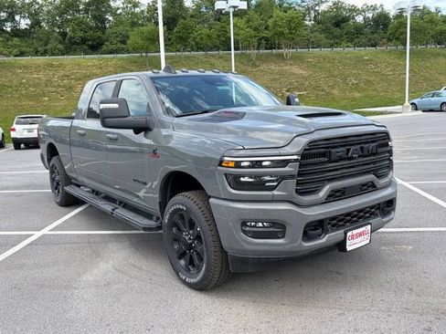 New 2026 RAM 2500 Laramie AWD/4WD image 2