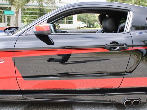Used 2013 Ford Mustang GT Premium w/ Brembo Brake Pkg RWD image 29