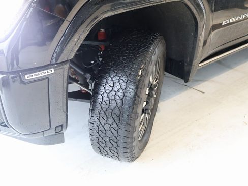 Certified 2025 GMC Sierra 2500 Denali Ultimate image 45