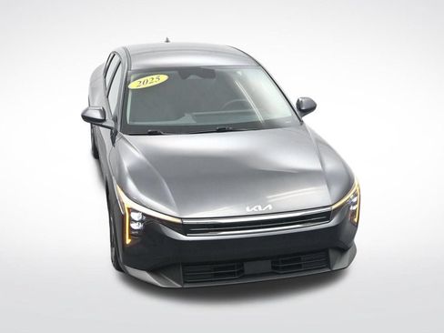 Used 2025 Kia K4 FWD image 33