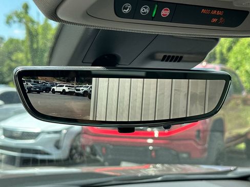 Certified 2022 Cadillac XT4 Premium Luxury w/ Enhanced Visibility Package FWD image 31