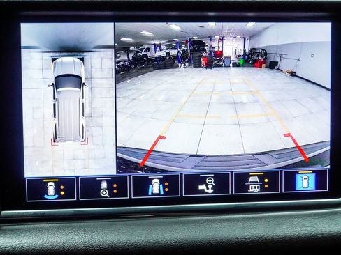 Used 2021 GMC Yukon Denali w/ Denali Premium Package AWD/4WD image 31