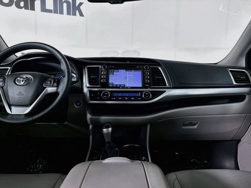 Used 2016 Toyota Highlander XLE FWD image 29