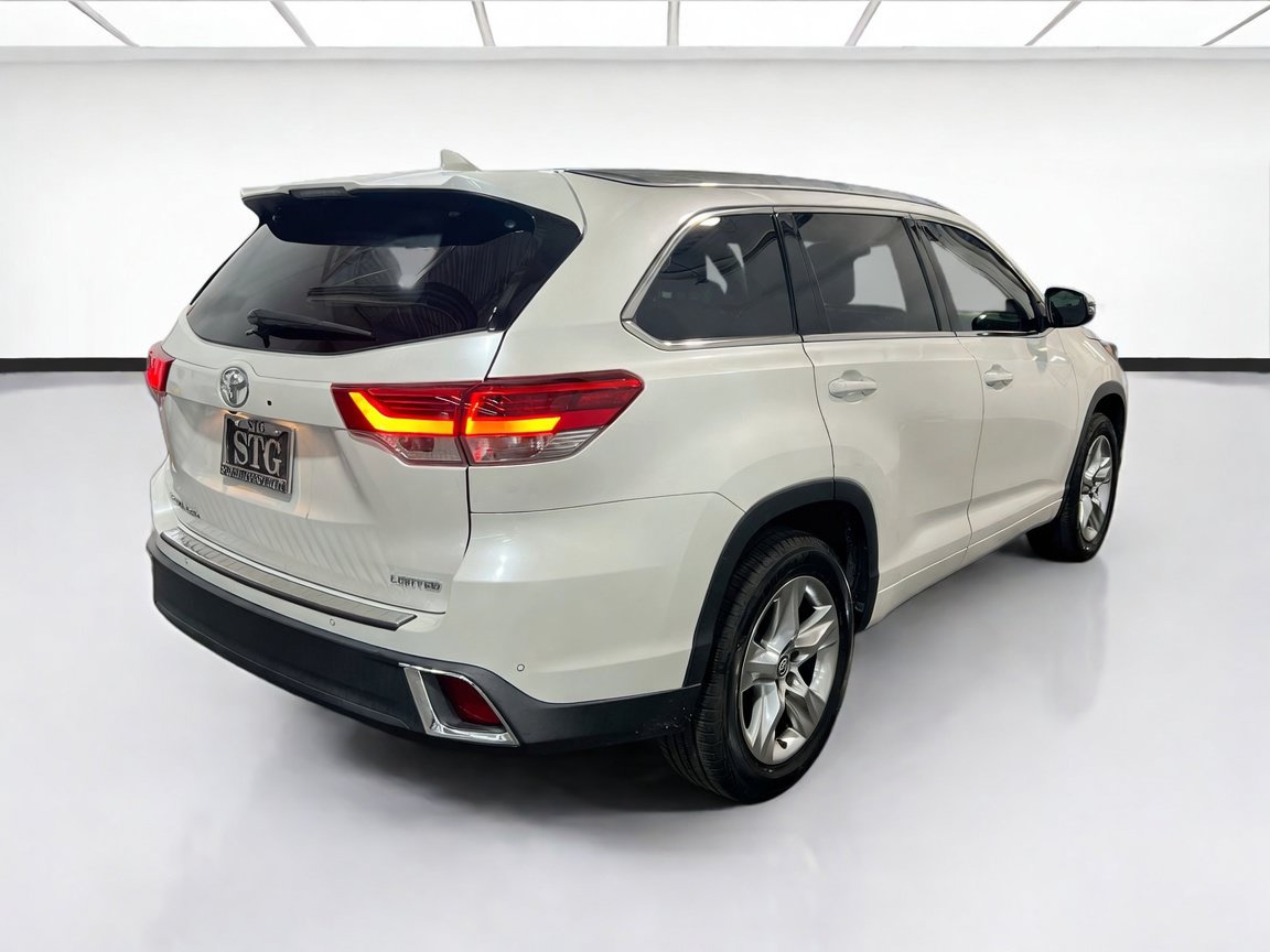 Used 2019 Toyota Highlander Limited FWD image 4